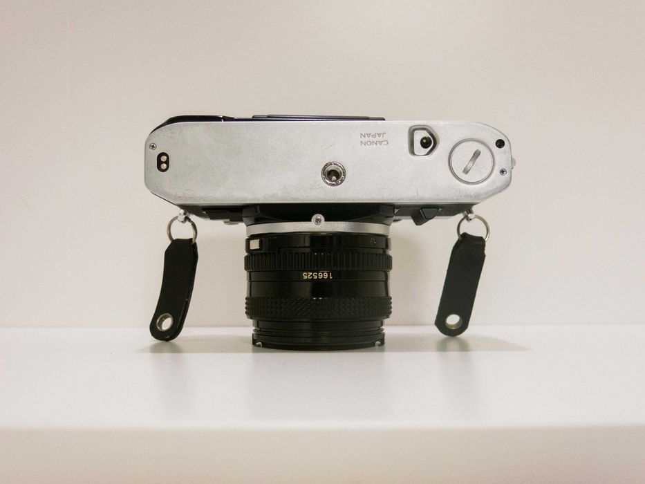 Câmara Analógica Canon AT-1 (AE-1)