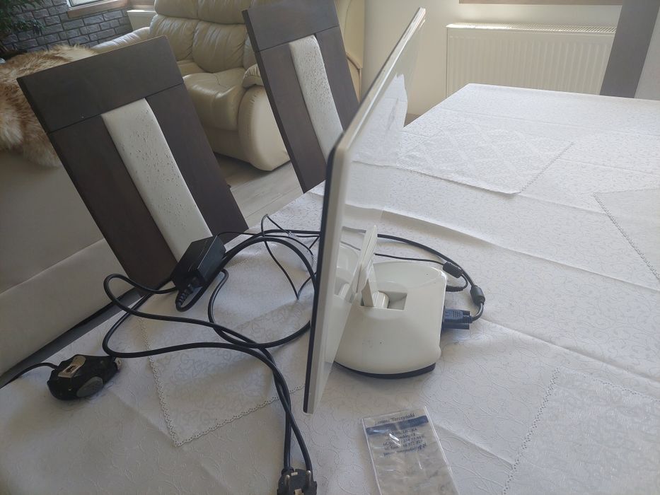 Monitor komputer led