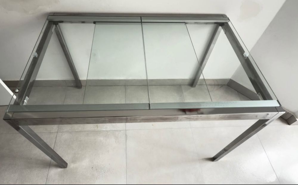 Mesa de vidro (IKEA)