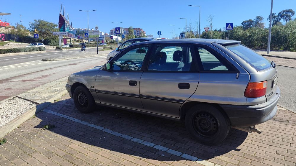 Opel Astra 1.4 i Kat - 1993 à venda!