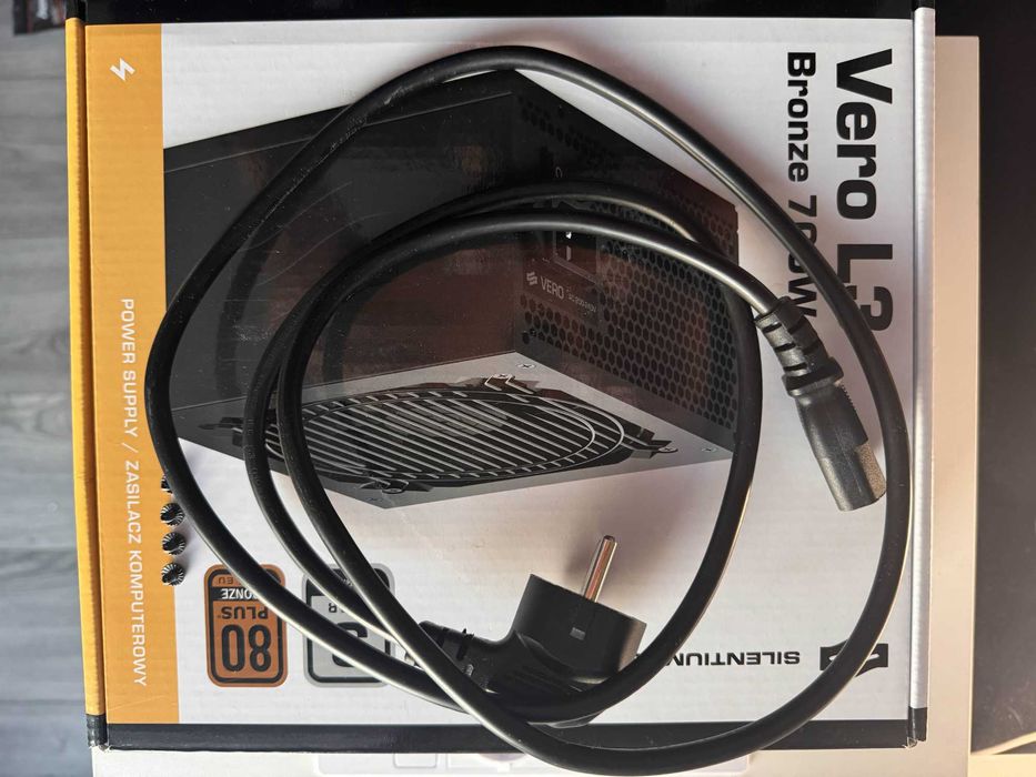 SilentiumPC Vero L3 700W 80 Plus Bronze