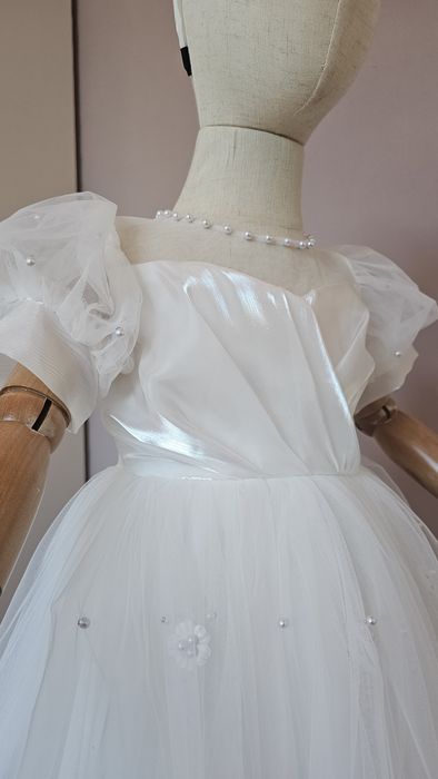 Дуже пишна дитяча біла сукня з перлинками на 4 5 6 7 8 9 10 на весілля