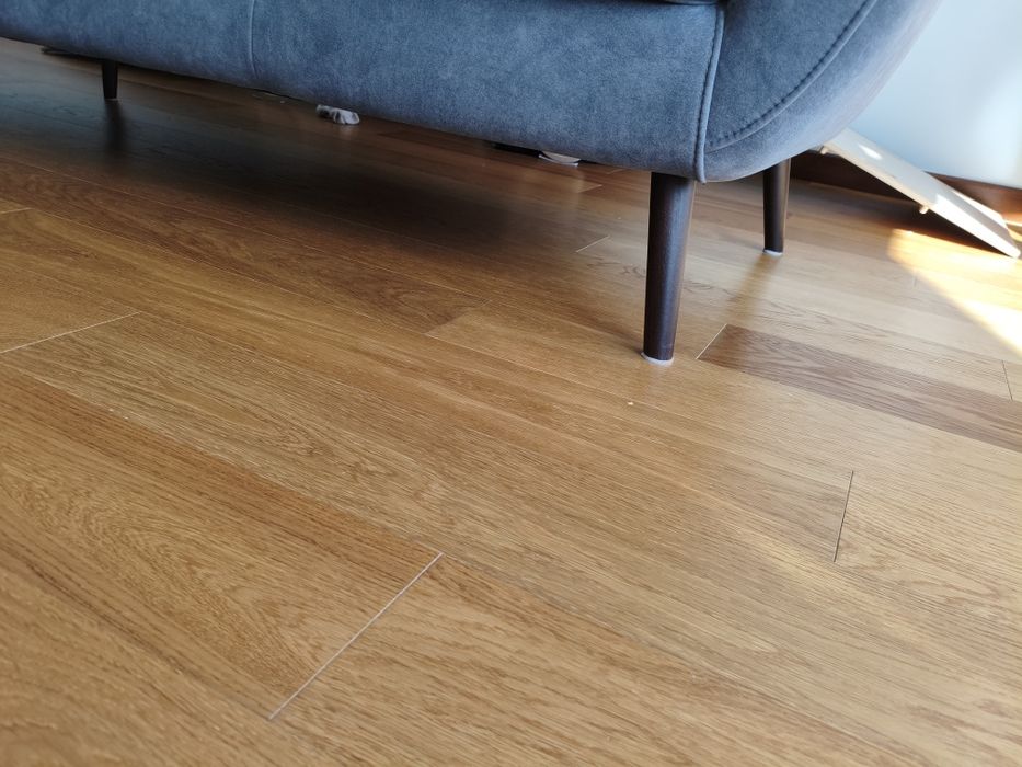 Narożnik kanapa pikowana na nóżkach Scandi