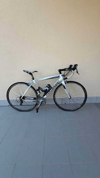Bicicleta de estrada Corratec