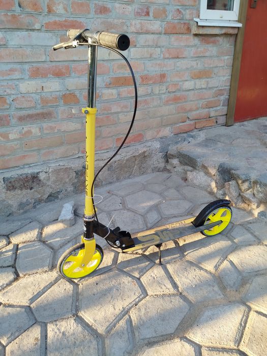 Продам самокат з ручним тормозом