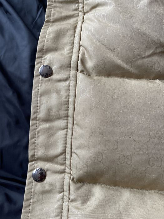 Продаю курточку гучи