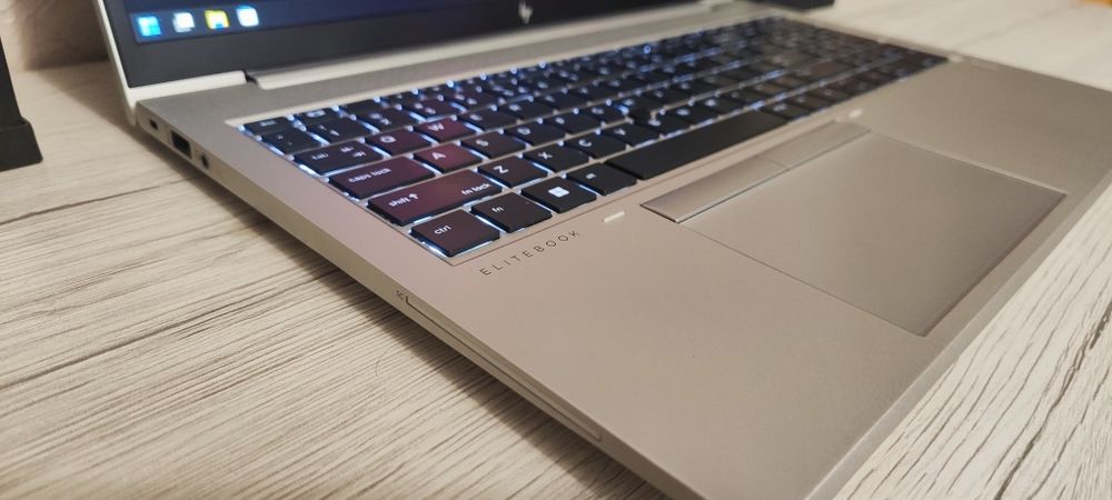 Ультрабук Hp 855 G8 i5-10го/Nvme 256Gb/ОЗУ 16Gb/UHD Graphics 2Gb