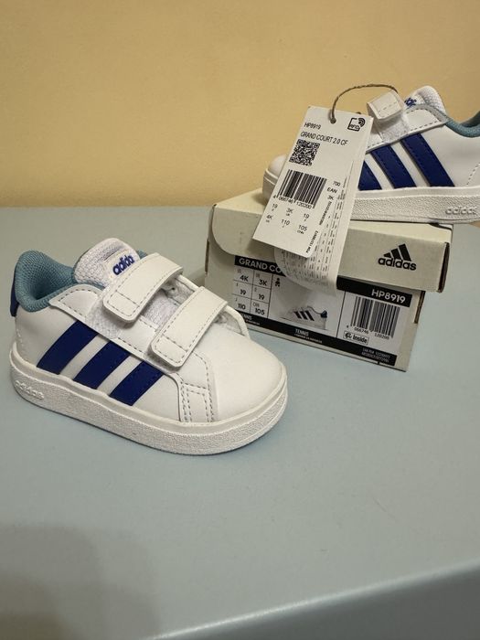 Кросівки дитячі adidas оригінал, нові розмір 19.