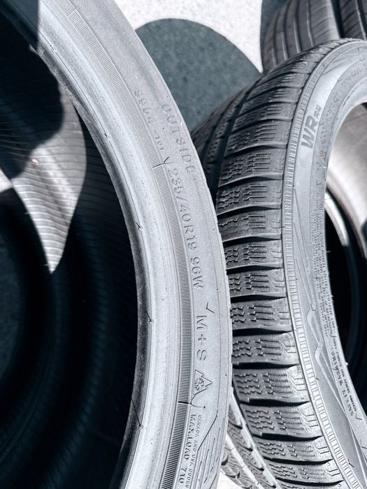 235 40 19 Toyo S954 95% Шини Зима