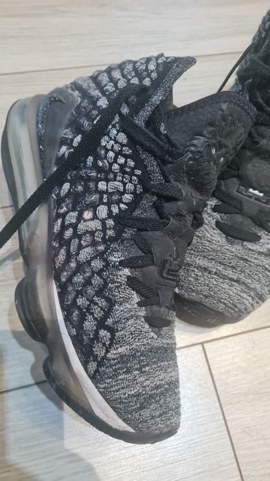 Na sprzedaż fajne buty sportowe