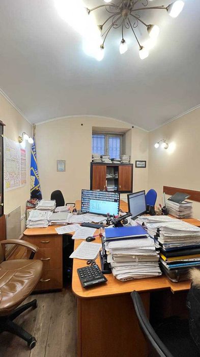 Продаж приміщення в центрі на вул. Поповича