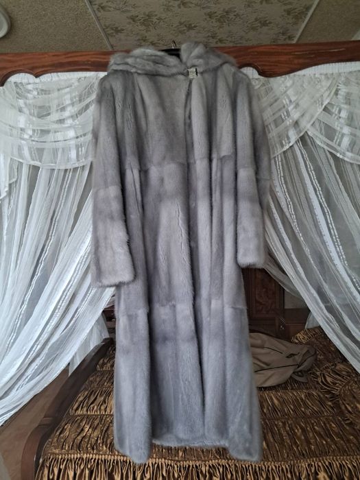 Продаю шубу натуральна я норка