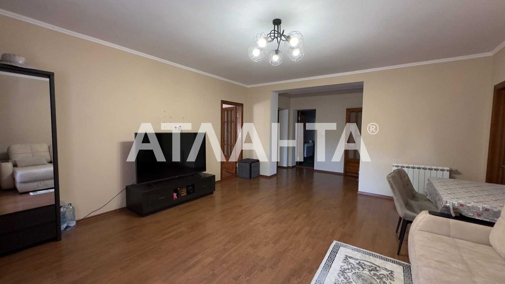 Просторный дом у моря, Фонтанка