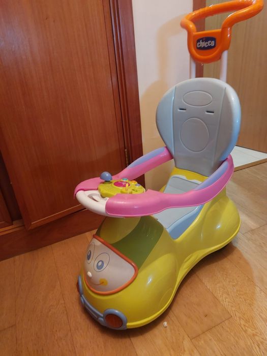 Carrinho de brincar Chico