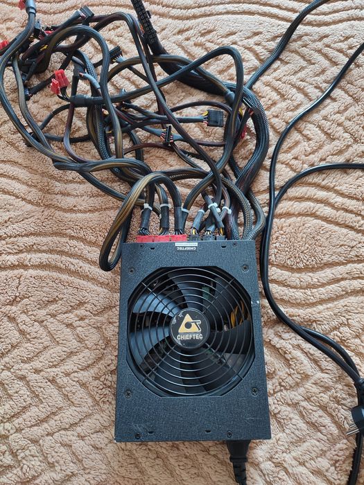 Компьютерний блок живлення Chiftec  GPS-1250C 1250W