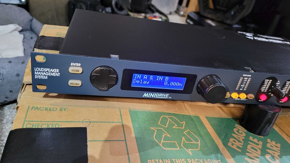 System zarządzania głośnikami BSS FDS-334 MiniDrive crossover