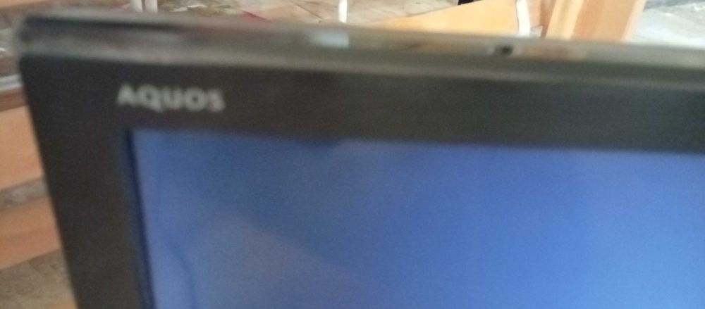 Tv sharp aqus 24 cal DVB-T HEVC satelita pilot