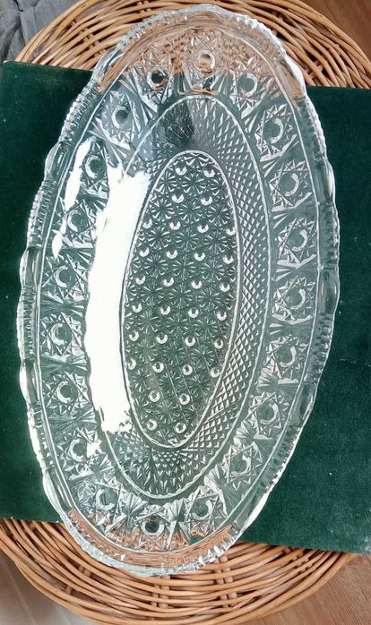 Хрустальную фруктовницу ( Чехия).