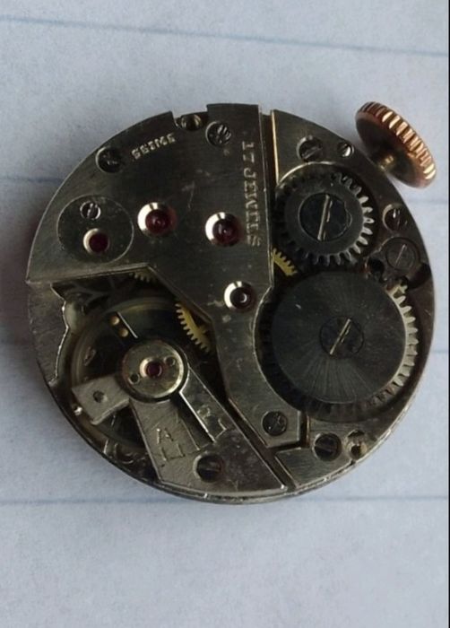 Золотий годинник швейцарський