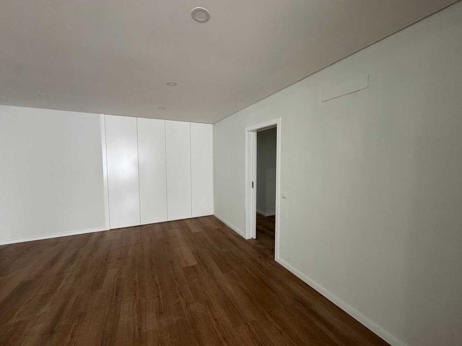 Construção | Remodelações Interiores | Pinturas, Pavimentos e Pladur | Obras Industriais