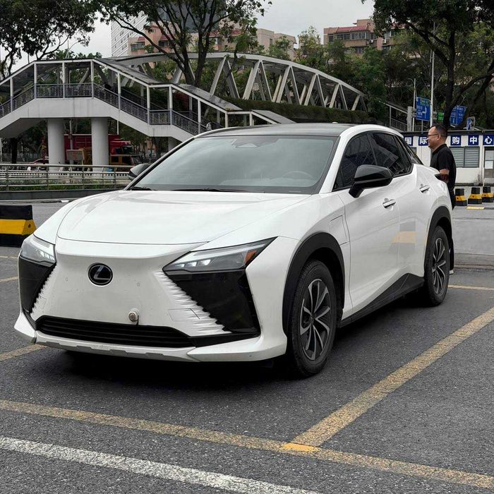 Продам електричний Lexus RZ 450e 2023