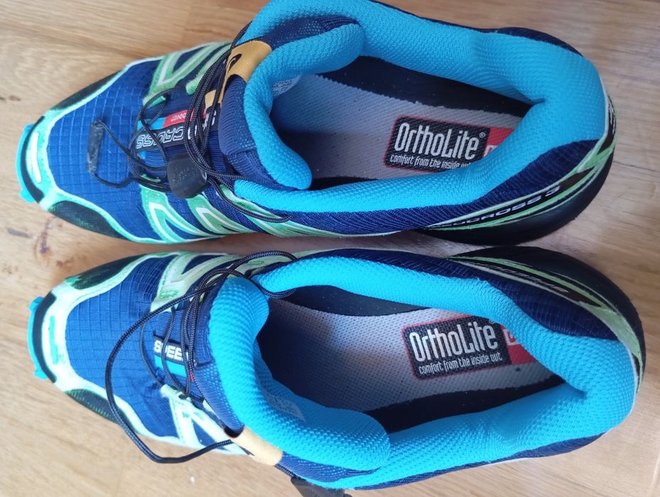 Vendo  sapatilhas em muito bom estado.