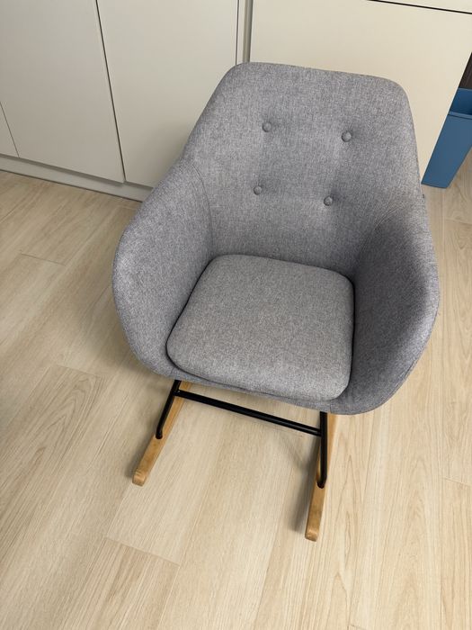Fotel bujany szary