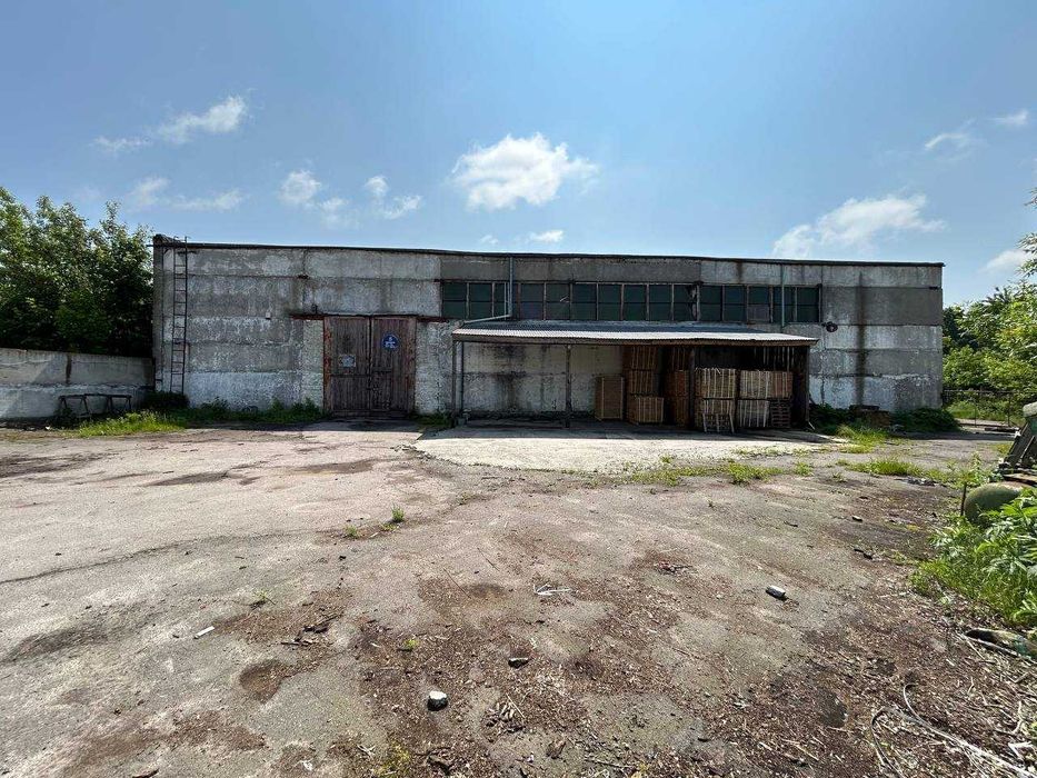 Продаж бази з ділянкою по вул. Магістральна!