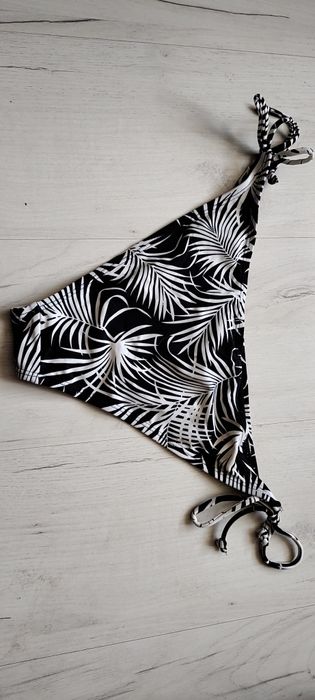Majtki z bikini House M