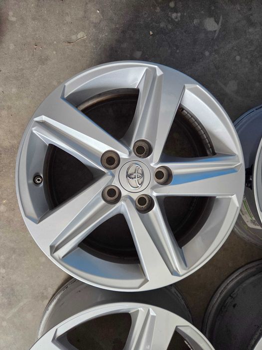 Alufelgi 16" Toyota Corolla Auris Avensis T27 Verso Camry 5x114,3