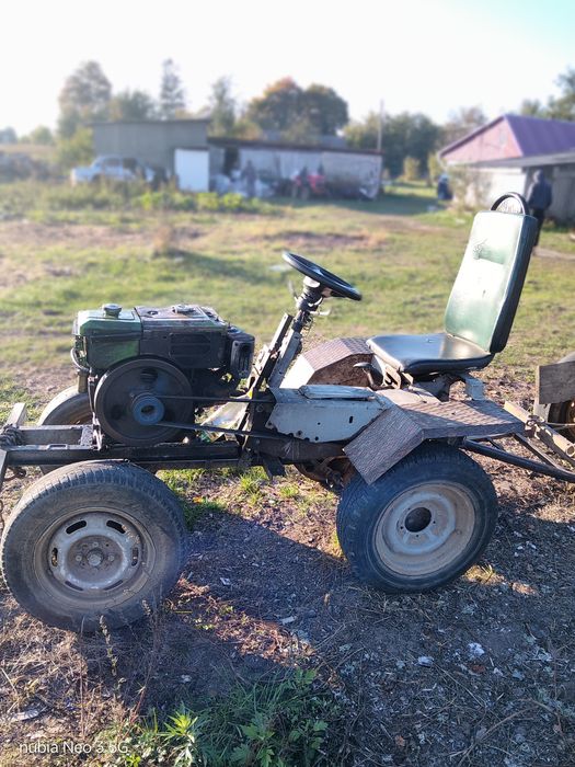 Продам трактор 8кс