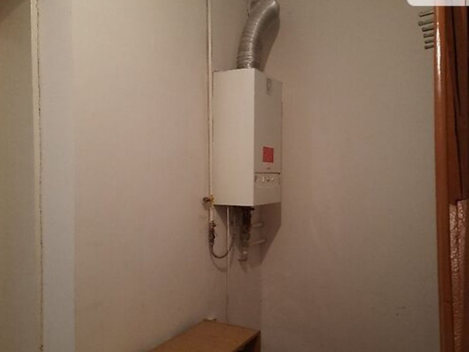 Продається півторачка напівособняк в центрі міста