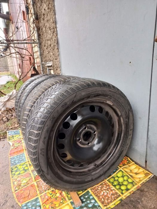 Продам диски 16×4×100 з резиною.