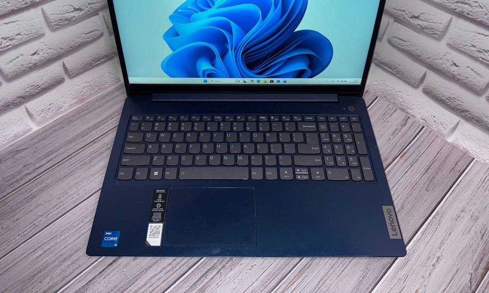 Lenovo IdeaPad Slim 3 | Touch | i5-1335U | 8GB Ram | 512GB SSD