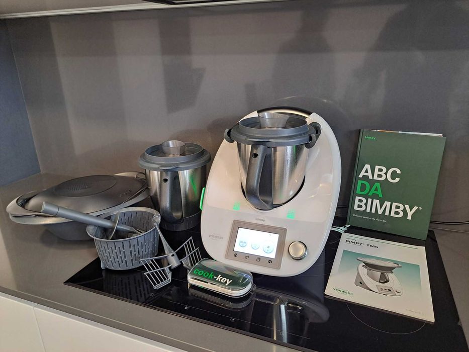 Bimby TM5 + 2 Copos + Cook-Key Oportunidade