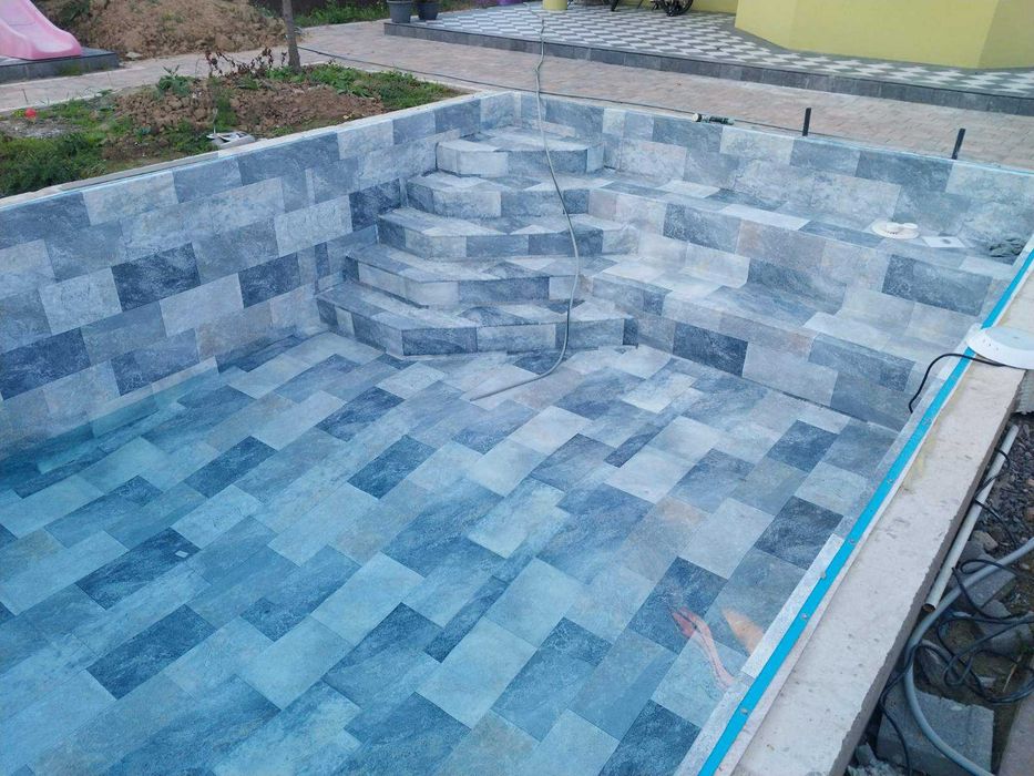 Пленка для бассейна. Монтаж лайнера для басейна.