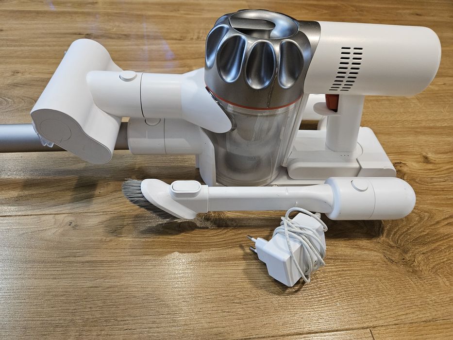 Odkurzacz pionowy Dreame V9P ze stacją dokującą