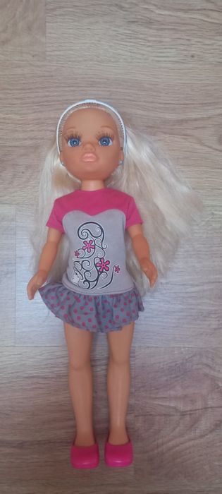 Boneca Nancy com 2 arcos