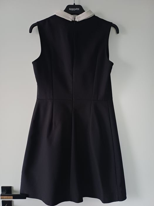 Mohito, Elegancka czarna sukienka z białym kołnierzykiem