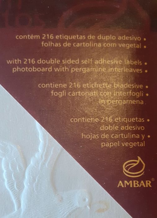 Álbuns de fotos novos em caixa