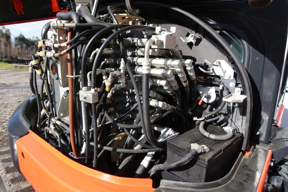 Kubota Mini giratória  rastos 5 toneladas como nova