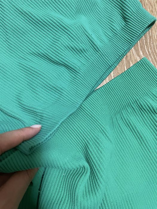 Костюм для фитнеса в рубчик zara