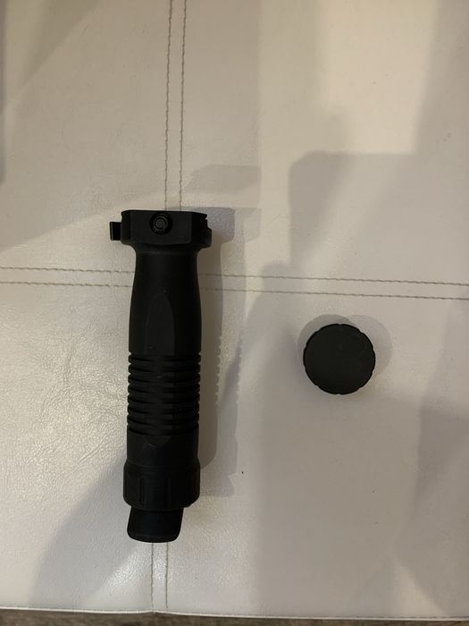 Переднє руквʼя B&T Unigrip QD з інтегрованою сошкою Black