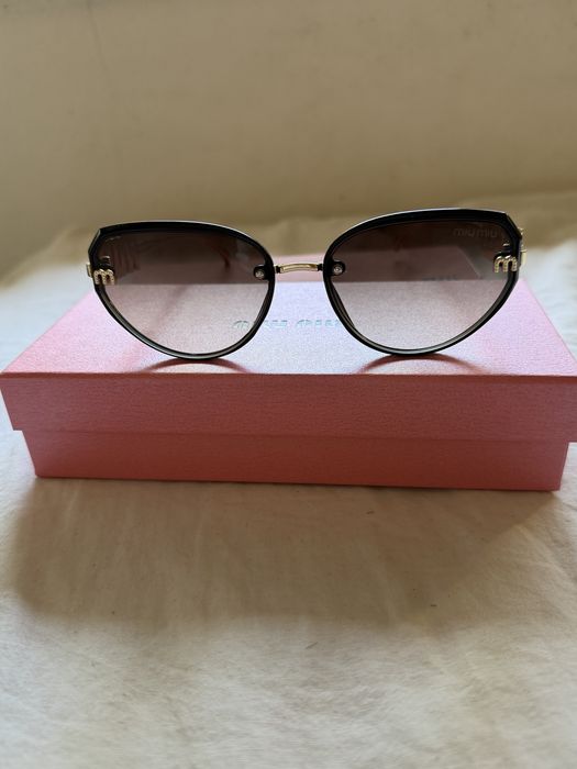 Óculos de sol miu miu