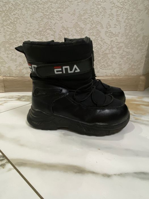 Продам зимові чобітки 29 розмір