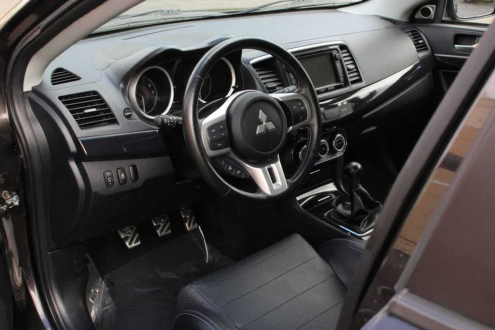 Mitsubishi Lancer Evolution GSR      2014