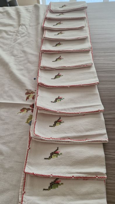 Toalhas de mesa bordadas