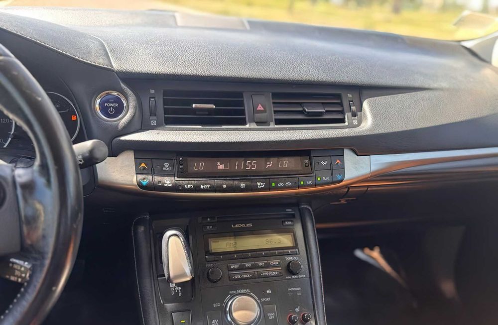 Lexus CT 200h      2017