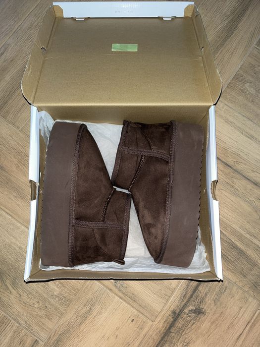 Жіночі ботинки уггі