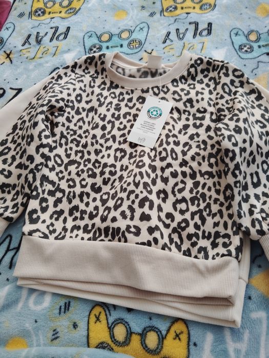 Dwie bluzy dla dziewczynki 104